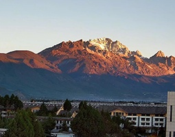 4K镜头下的雪山盛宴 丽江慢直播引百万网友“云追雪”